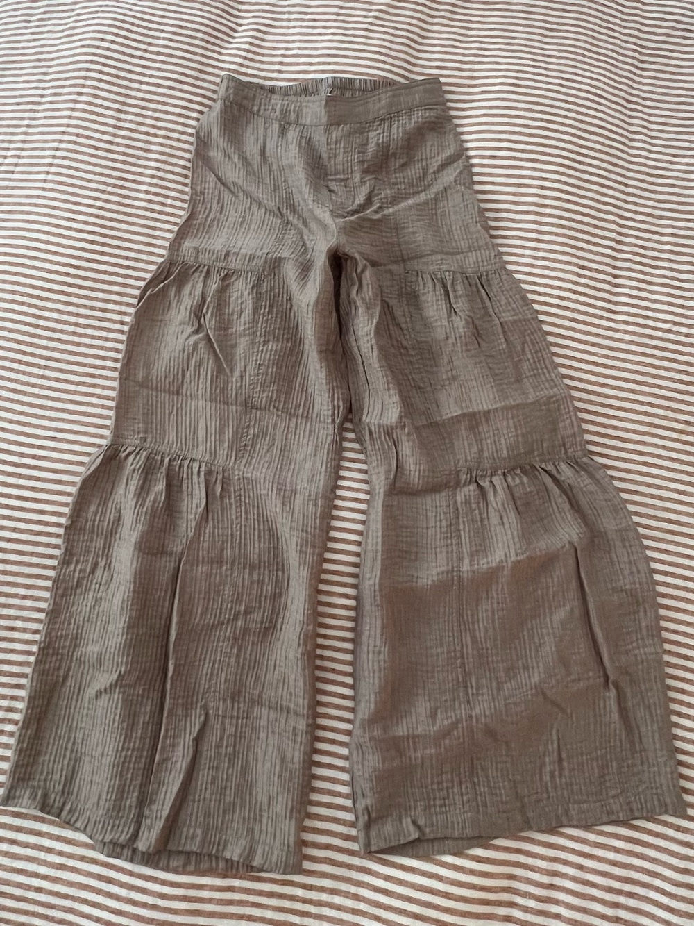 Current Air Taupe Wide-Leg Pants Super Cute